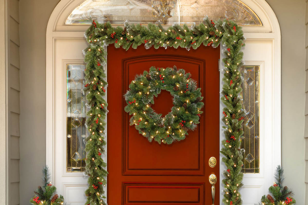 The Best Christmas Garlands Picks from Bob Vila