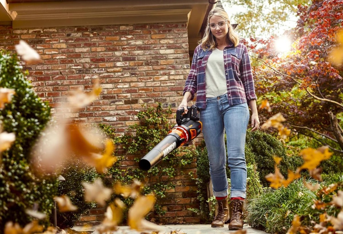 The Best Gifts for New Homeowners Option Worx 40V Power Share Turbine Cordless Leaf Blower