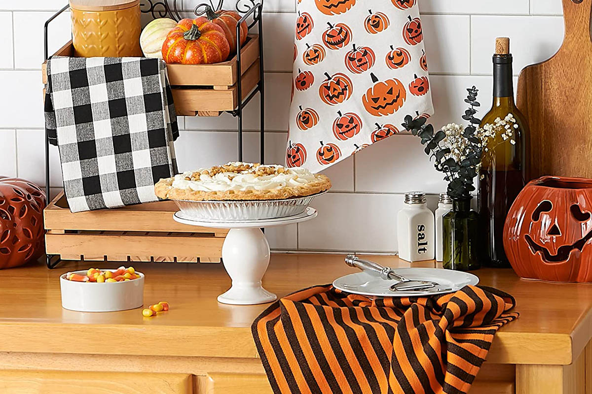 The Best Halloween Decorations Option: DII Halloween Printed Dishtowel Set
