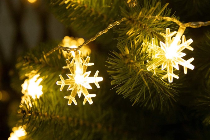The Best Solar Christmas Lights for Festive Holiday Nights