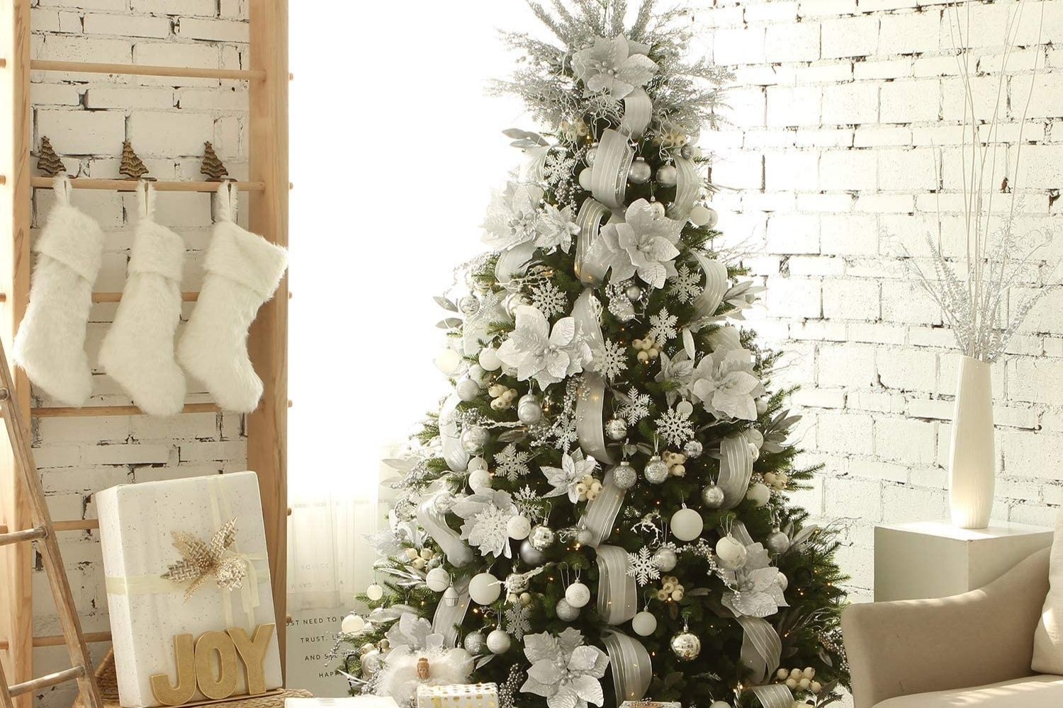 The Best Christmas Ornaments Option: Sea Team Plastic Christmas Glitter Snowflake Ornaments