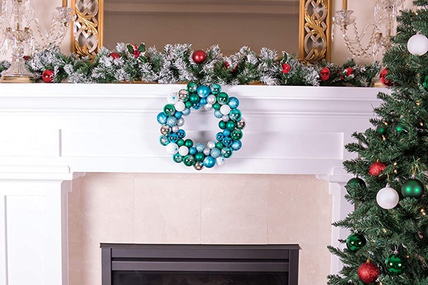 The Best Christmas Wreaths Option: Clever Creations 13 Inch Artificial Christmas Wreath