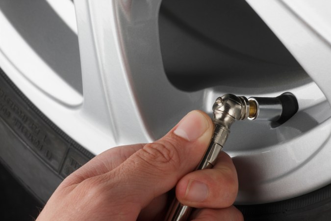 How to Use a Tire Pressure Gauge