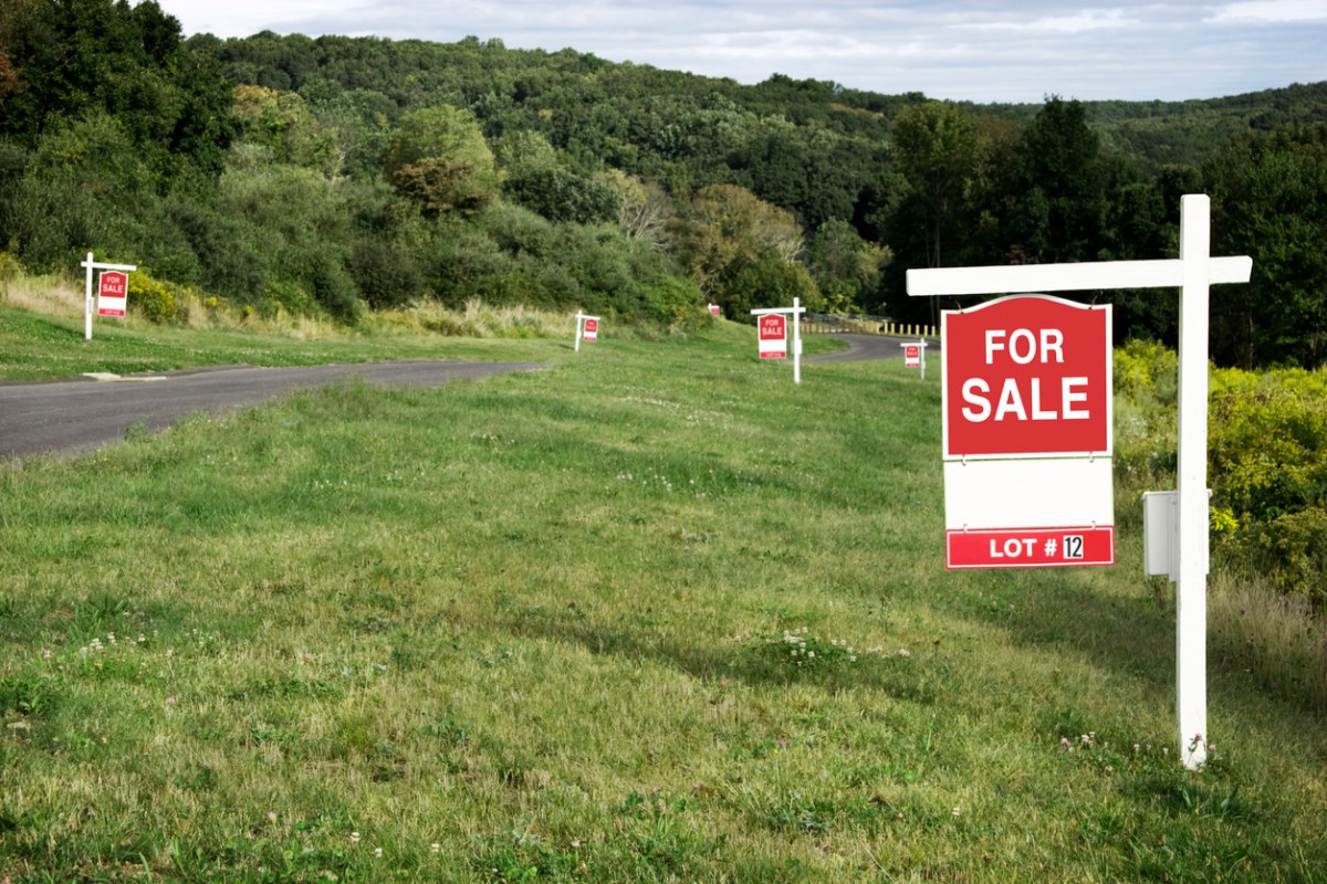 buying land to build a house
