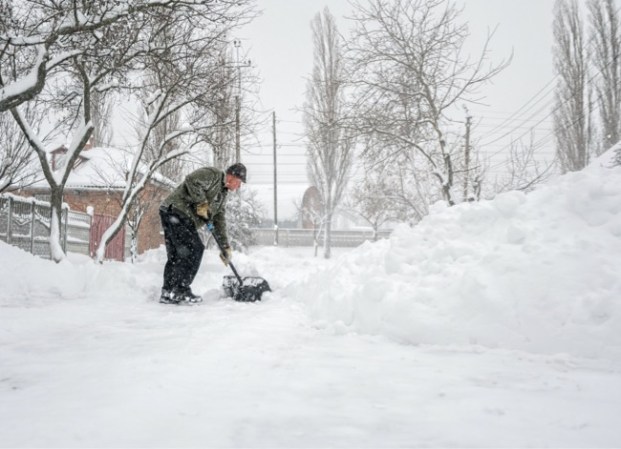 5 Ways Shoveling Snow Can Be Detrimental to Your Health