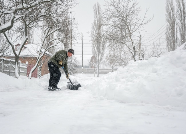 shoveling snow health risks