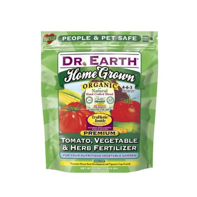 The Best Fertilizer for Potatoes Option: Dr. Earth Home Grown Organic Granules Veggie Maker