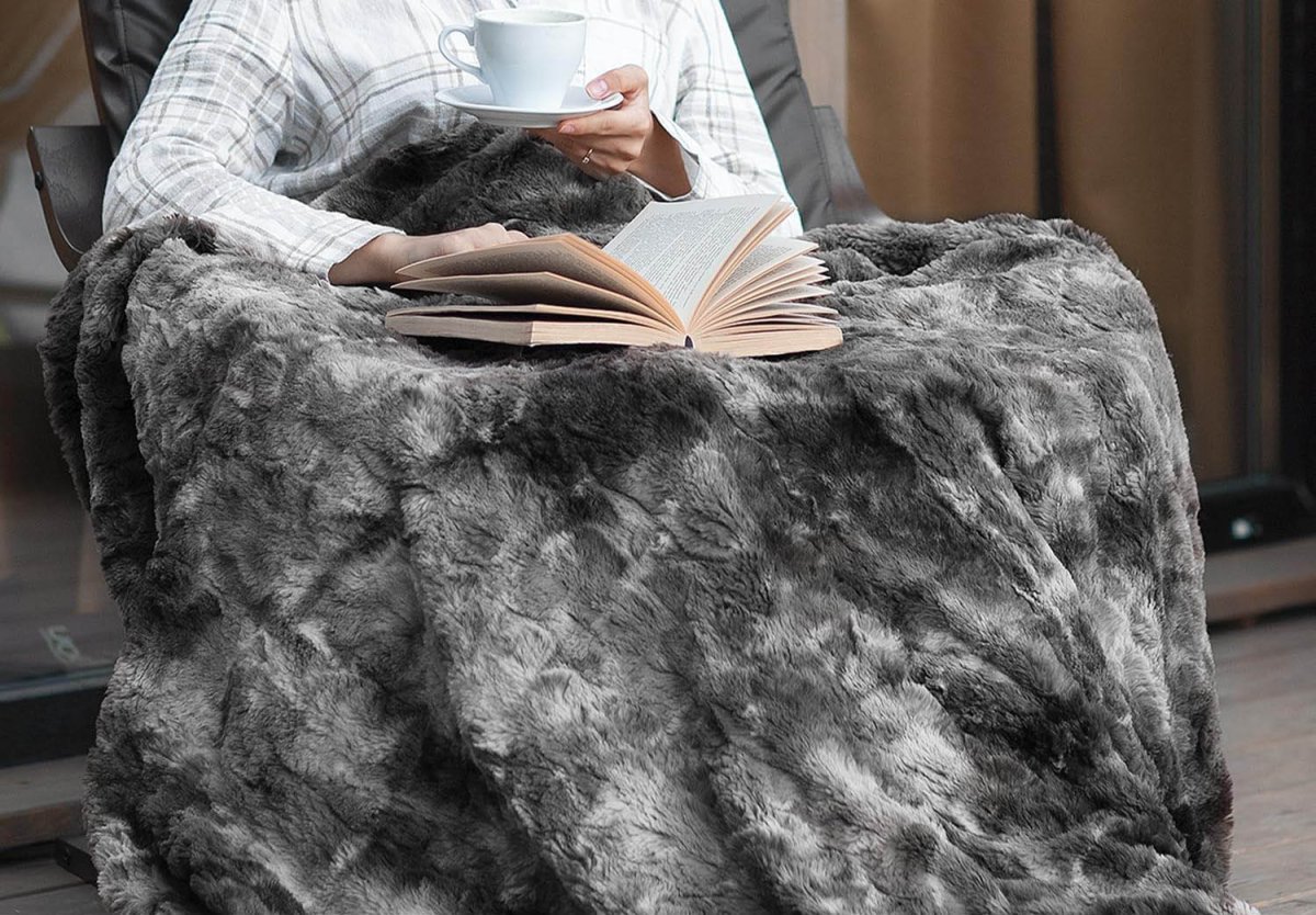 The Best Products for Surviving Winter Option Everlasting Comfort Luxury Faux Fur Throw Blanket