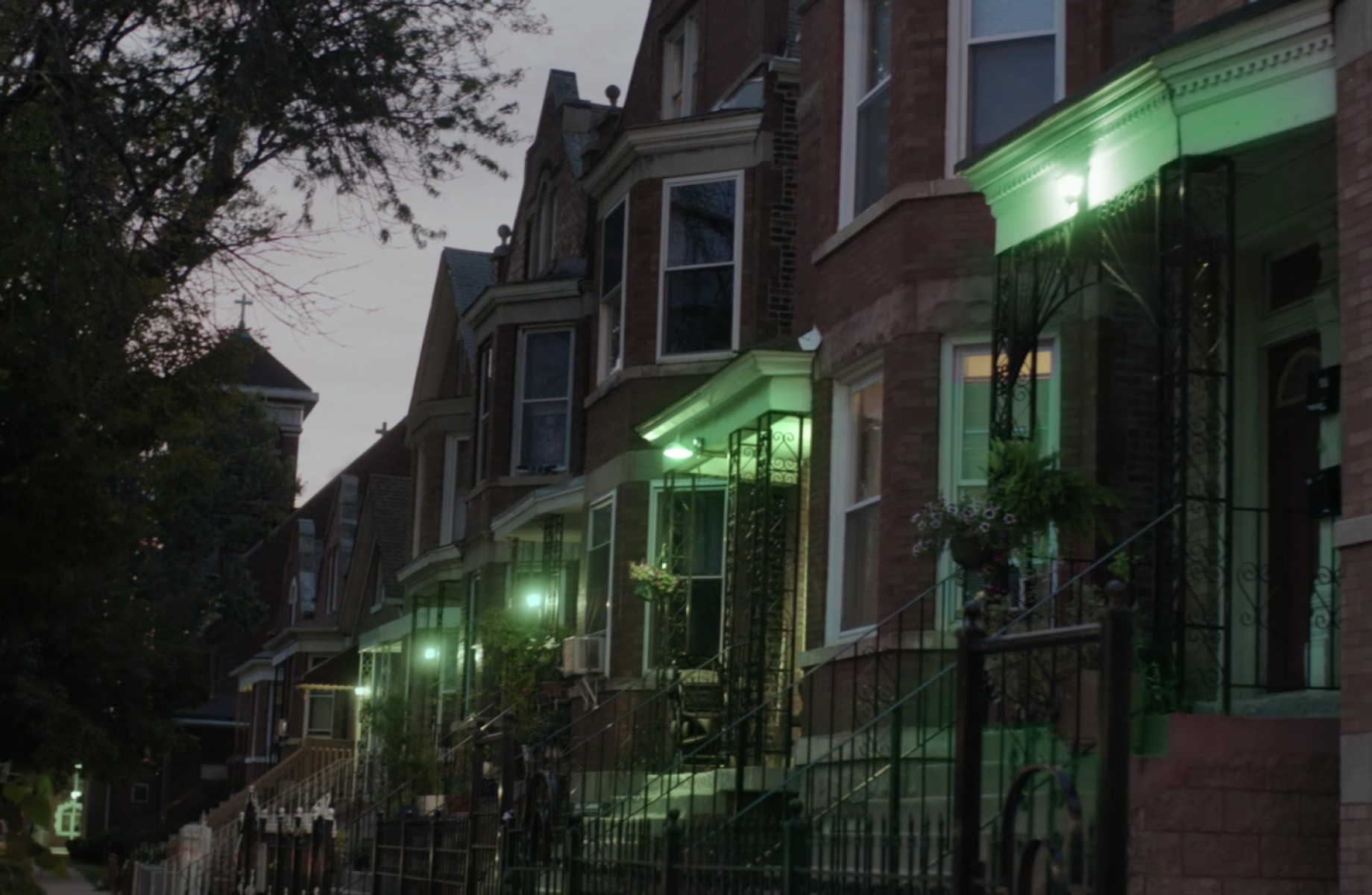 What Does a Green Porch Light Mean? Advice From Bob Vila