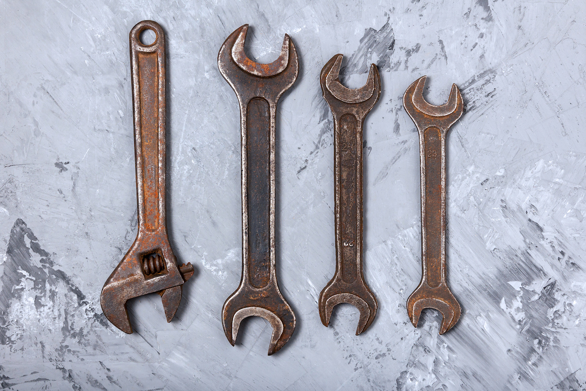 the pink stuff removes rust on tools