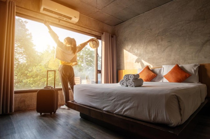 Should You Book An Airbnb Or A Hotel in 2023?