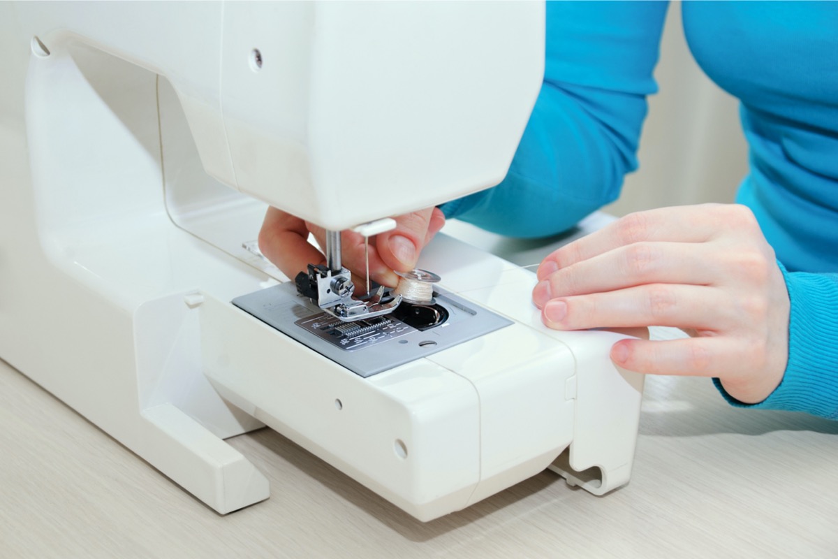 how to use a sewing machine