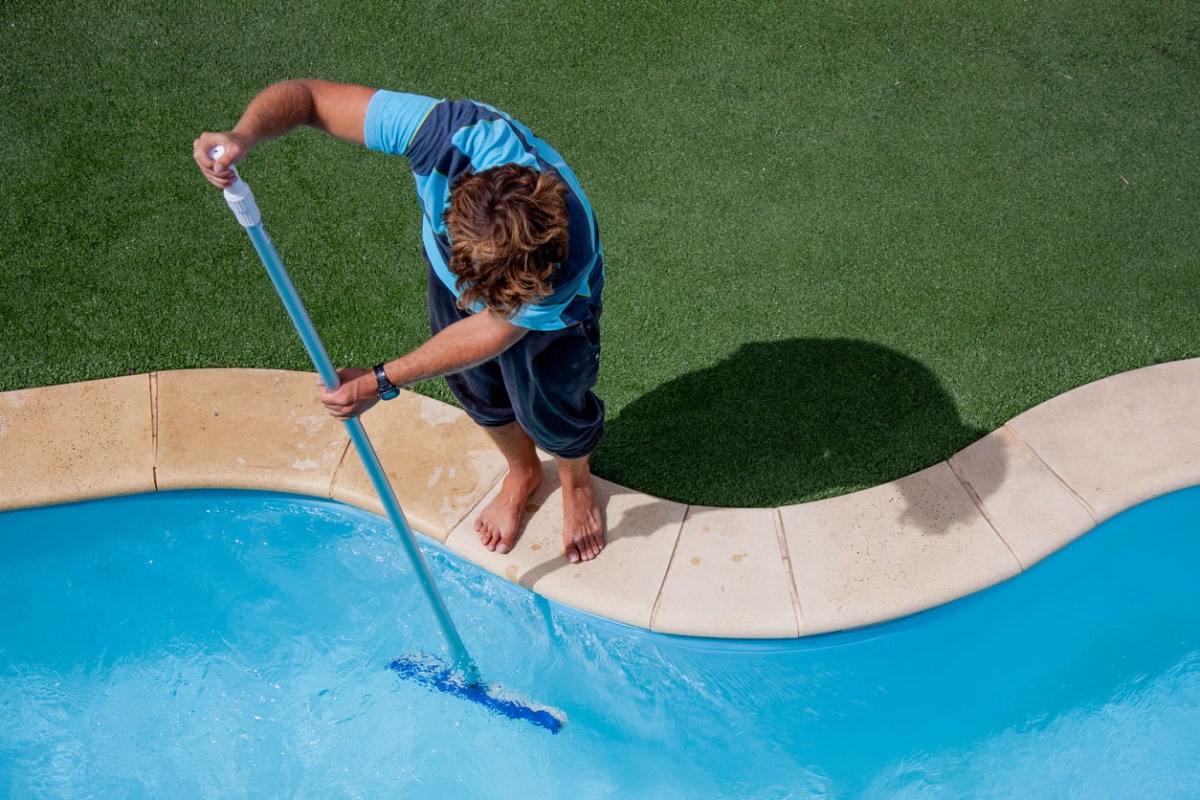 The Best Pool Cleaning Services Options