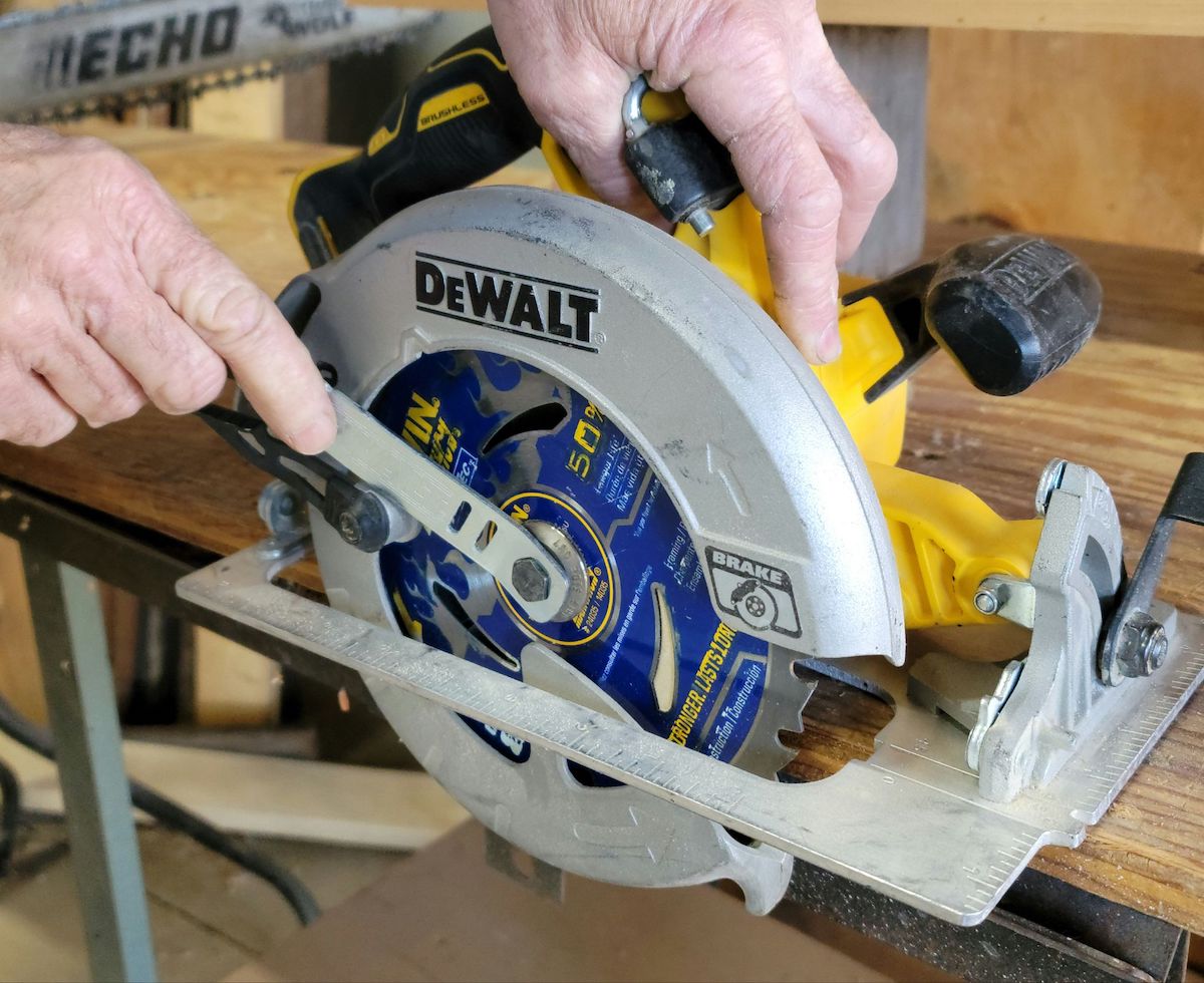 how to change circular saw blade