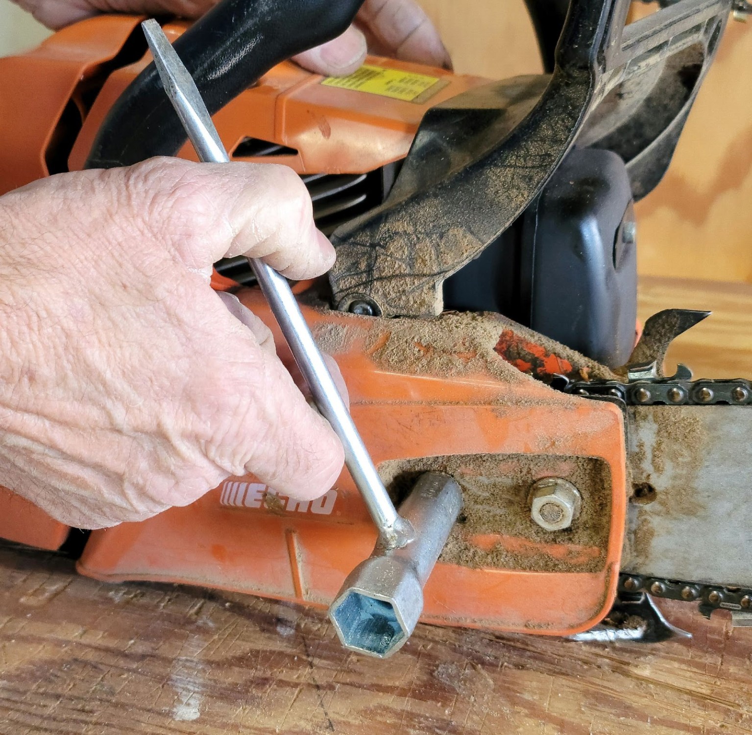 How to Measure a Chainsaw Bar and Chain