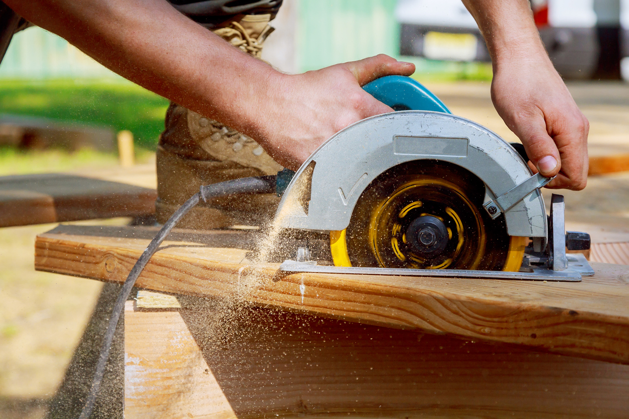 miter saw vs. circular saw
