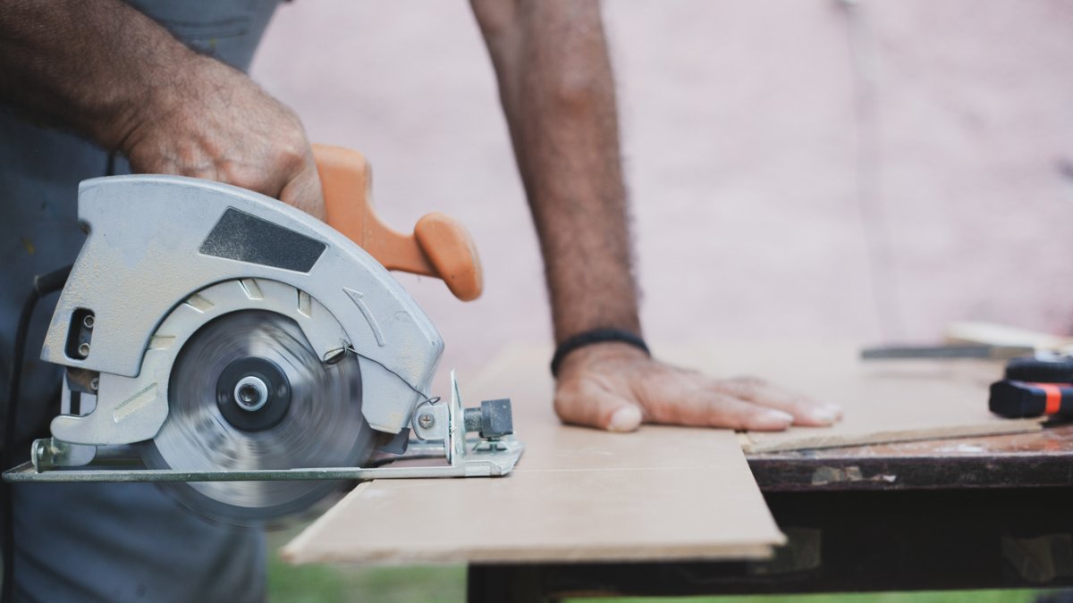 miter saw vs. circular saw