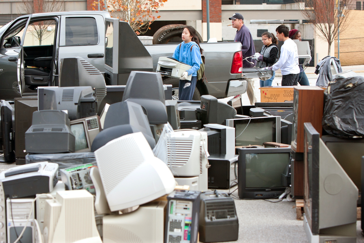 spring cleaning tips electronics