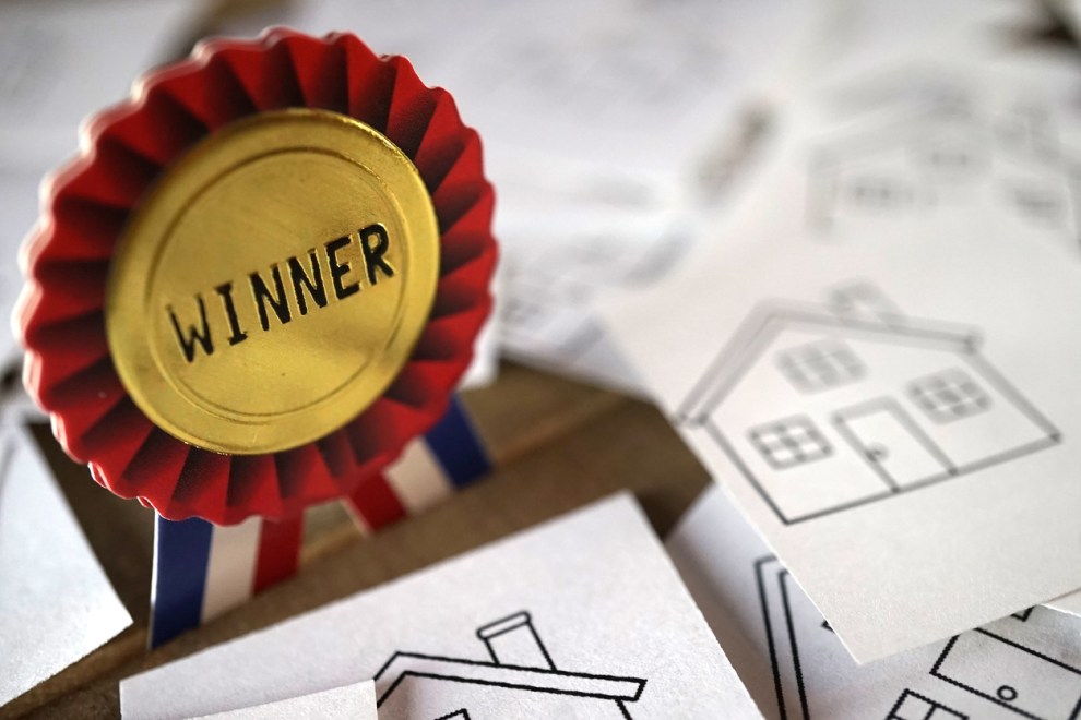 The Dos and Don’ts of Real Estate Bidding Wars Advice From Bob Vila