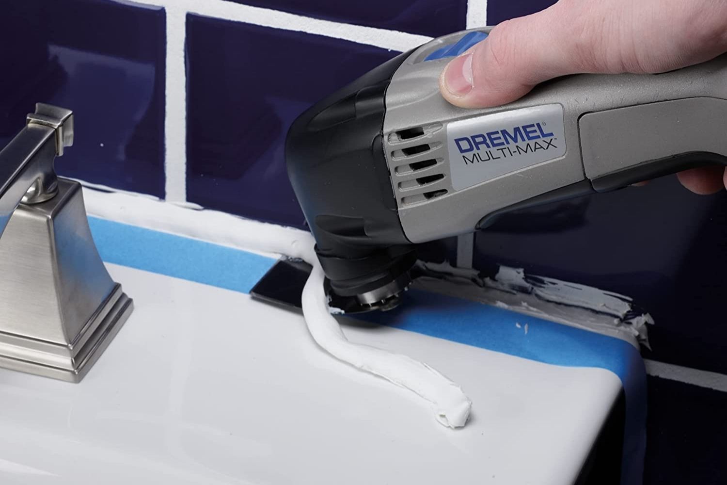 The 8 Best Caulk Removal Tools (2024 Review)