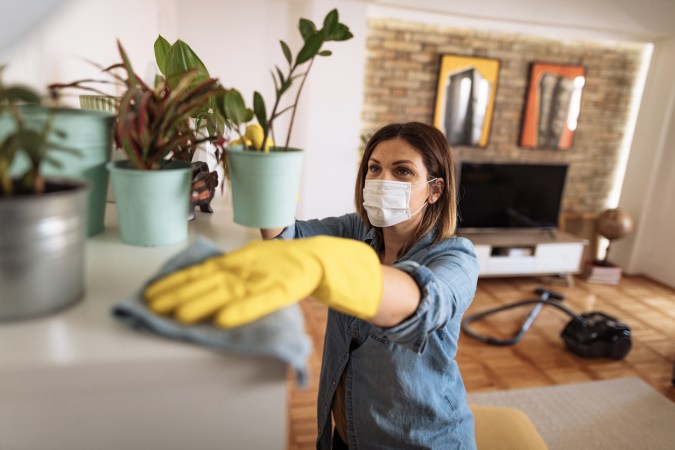 This Is the Correct Way to Dust Your Home