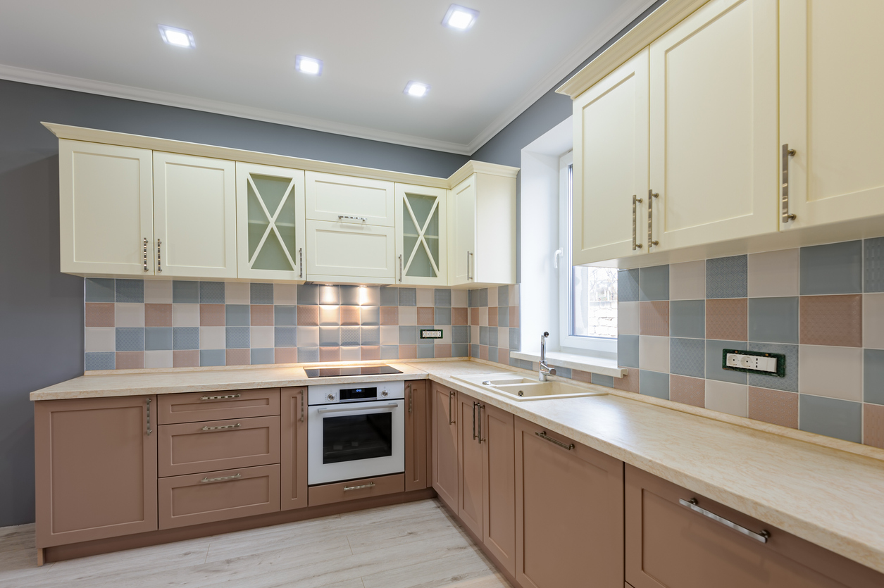 two-tone kitchen cabinets