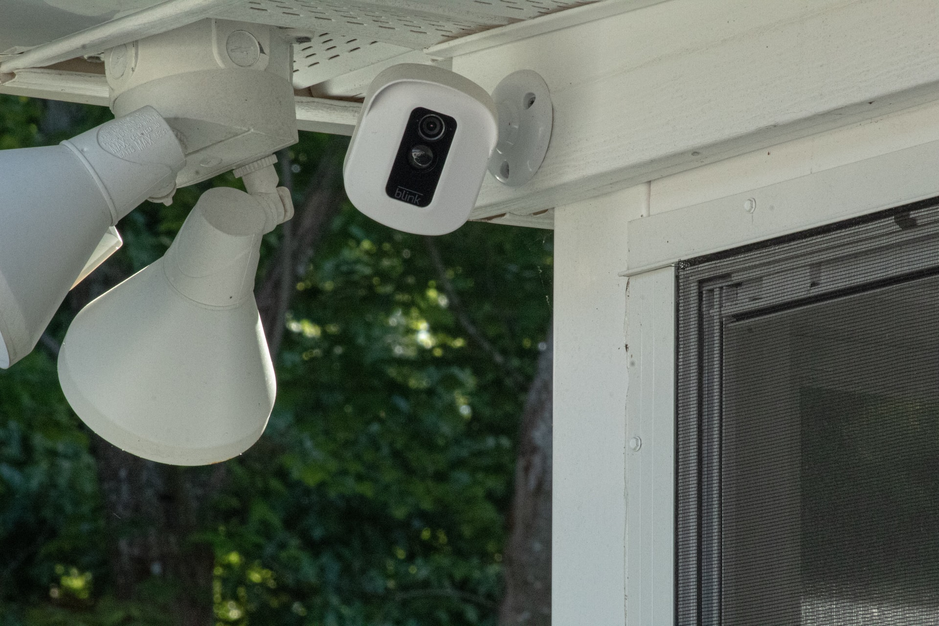 The Best Outdoor Wireless Security Camera Systems with DVR Options