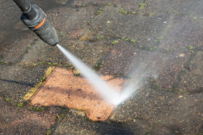 How Much Does It Cost to Pressure Wash a Driveway?