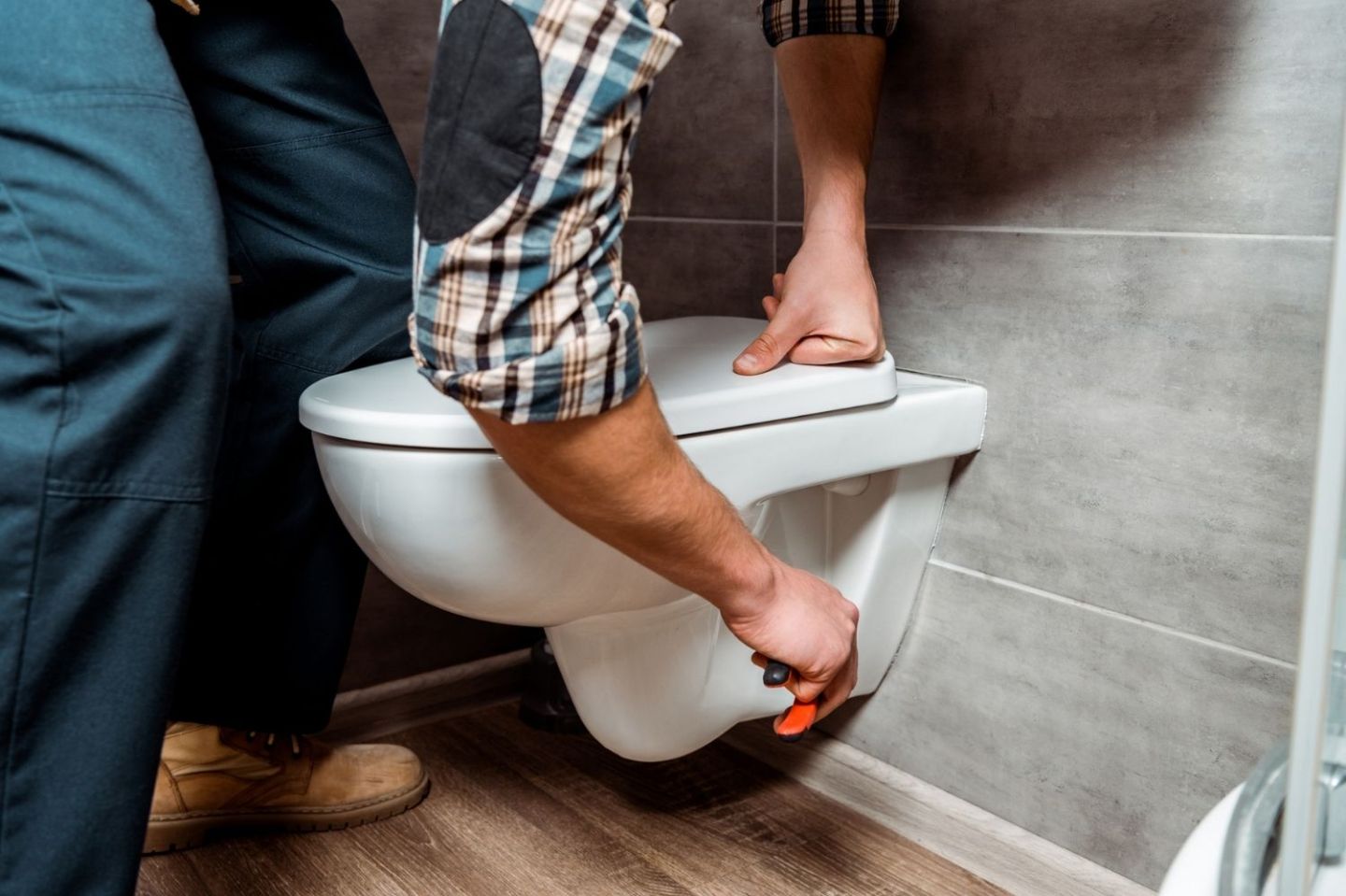 How Much Does It Cost to Replace a Toilet? (2023) - Bob Vila
