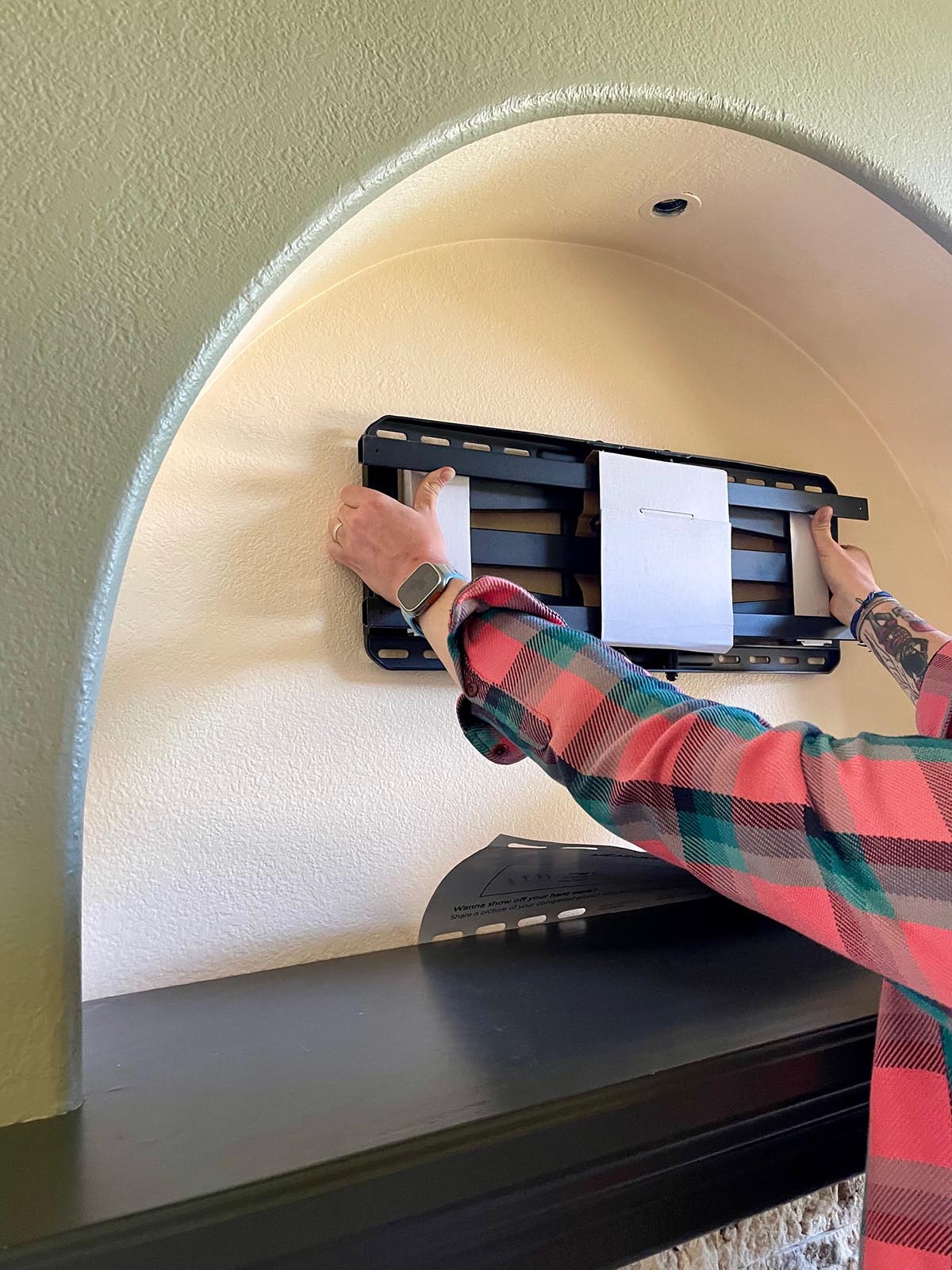 Echogear Full-Motion TV Wall Mount positioning mount