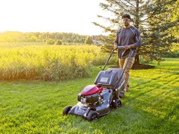 One of Our Favorite Battery Mowers Is $200 Off at Ace Hardware Right Now