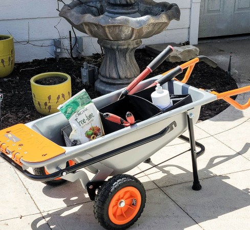 We Tested the WORX Leaf Mulcher in a Backyard Full of Leaves, Did it Work?