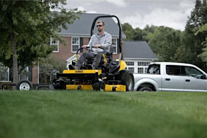 The Best Commercial Zero-Turn Mowers