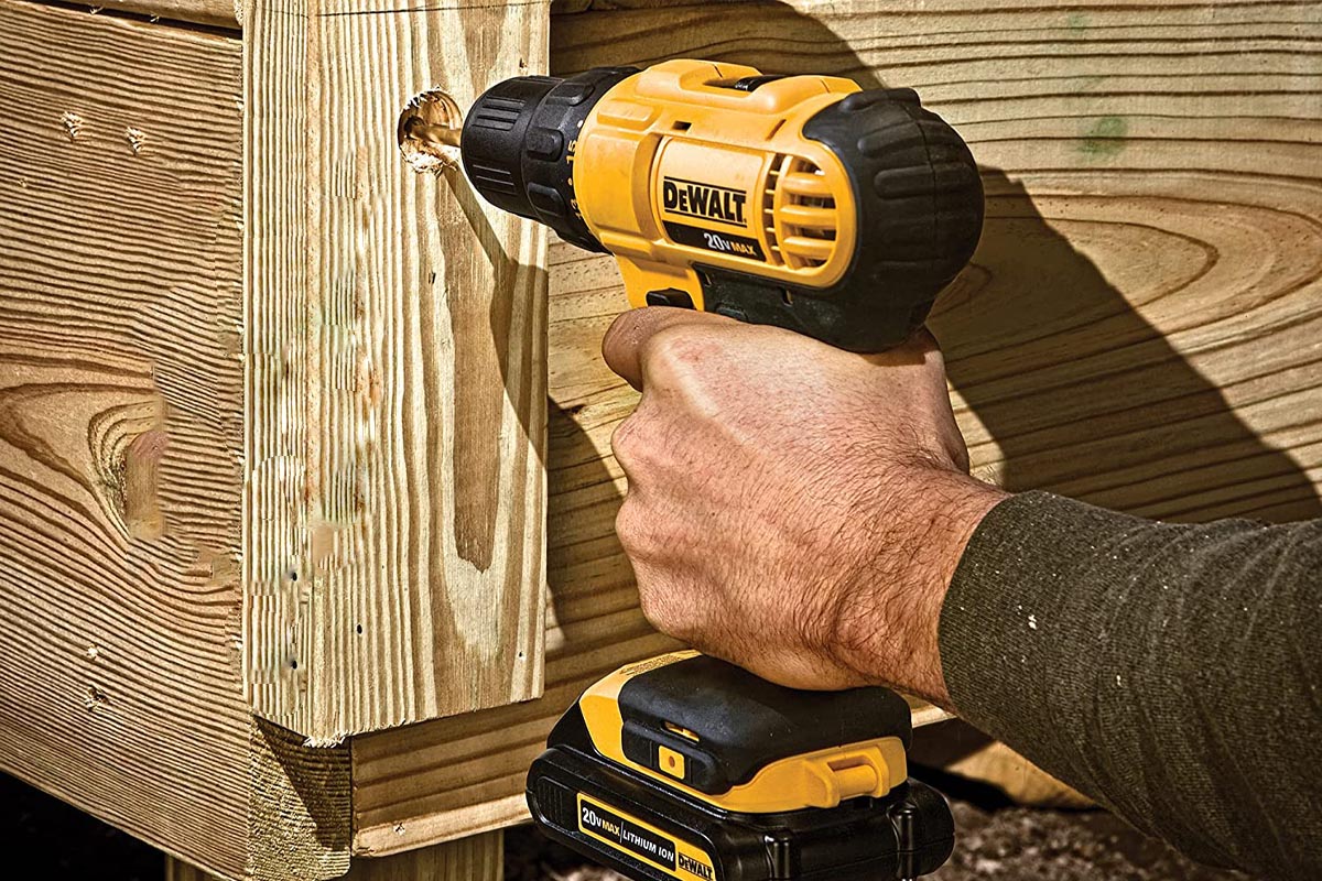 Last-Minute Father’s Day Gifts Option DeWalt 20V Max Cordless Drill Driver Kit