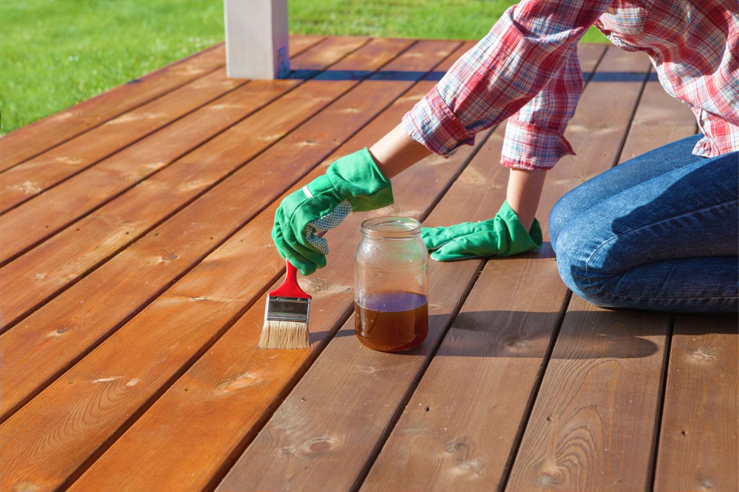 How Much Does It Cost to Stain a Deck? (2023) - Bob Vila