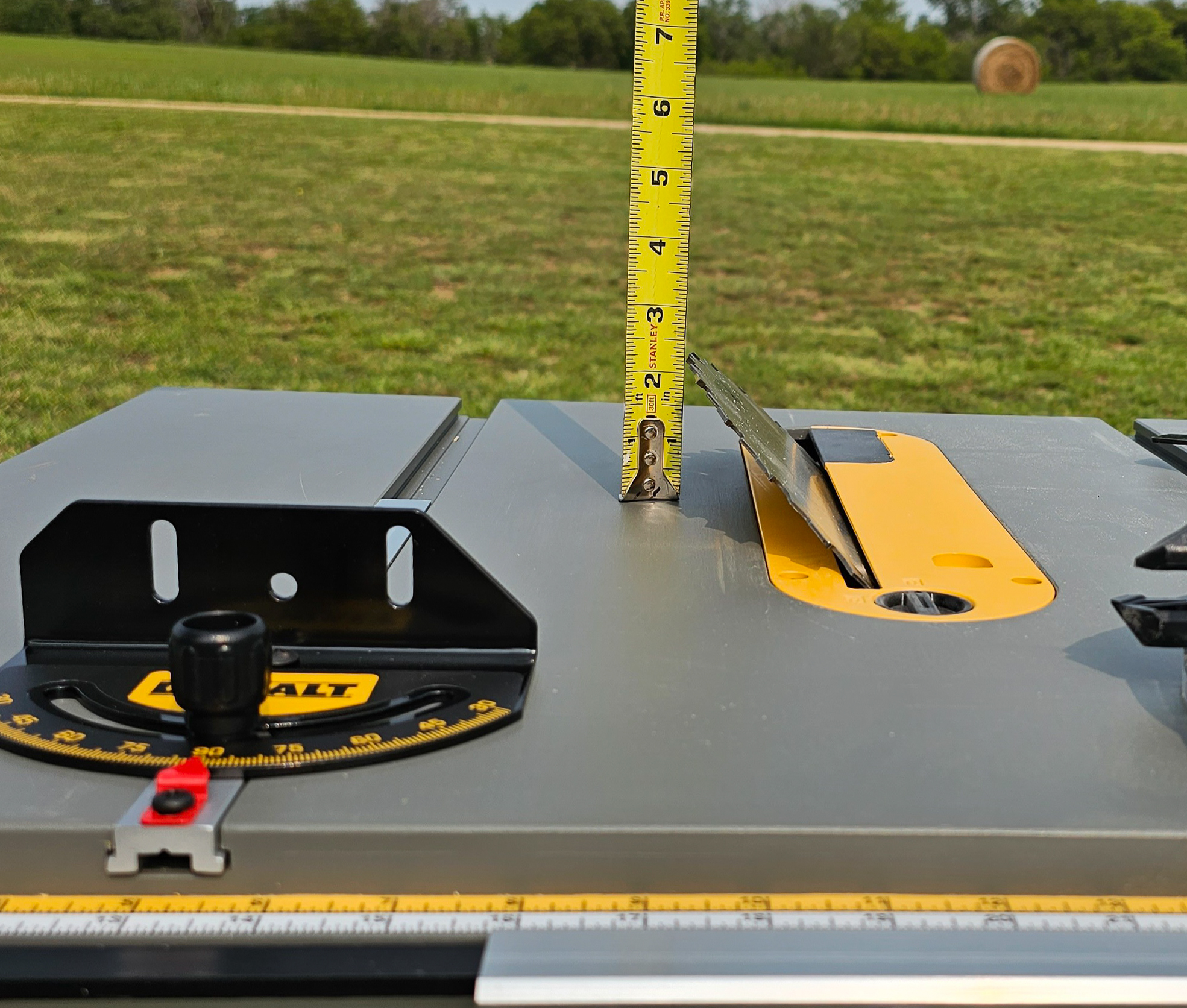 measuring beveled blade height Dewalt 10-inch table saw