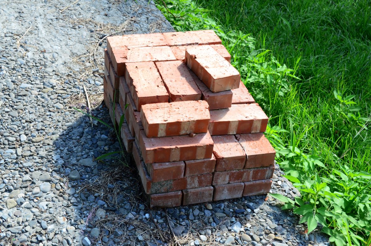 12 Ways to Upcycle Leftover Bricks