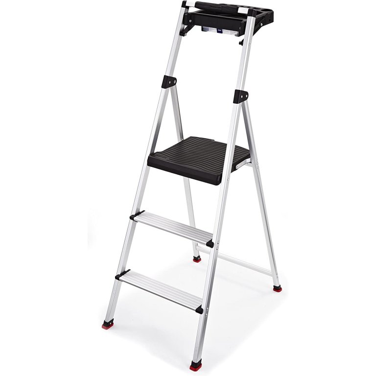  The Rubbermaid 3-Step Aluminum Stool With Project Tray on a white background.