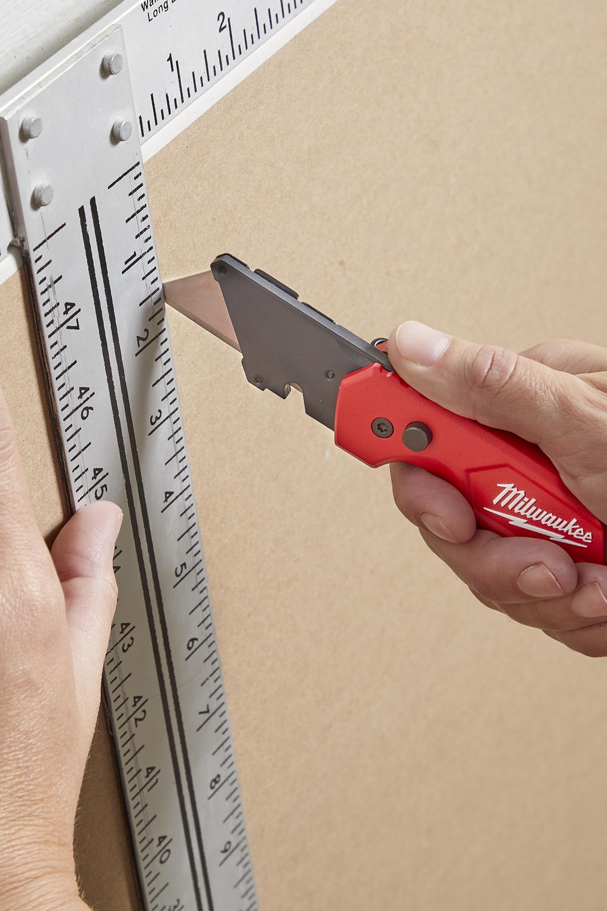 Best Tools to Cut Drywall