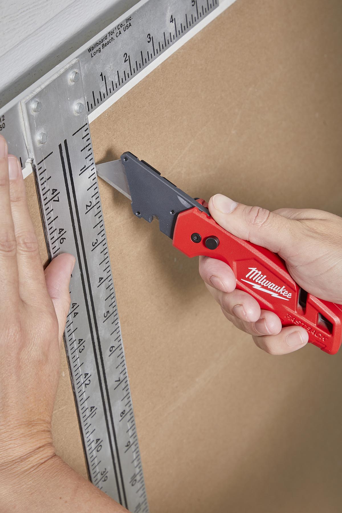 Best Tools to Cut Drywall