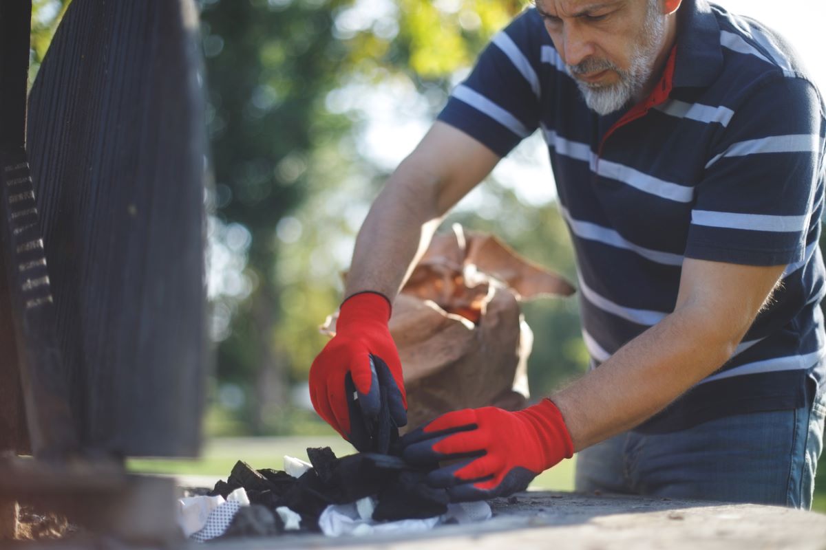how to use a charcoal grill