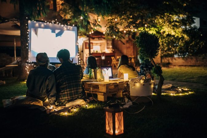 DIY Outdoor Movie Screens