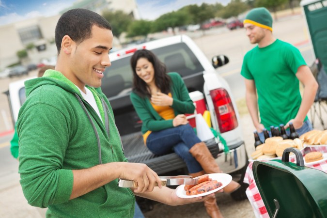 10 Items You Need for the Ultimate Tailgating Season This Year