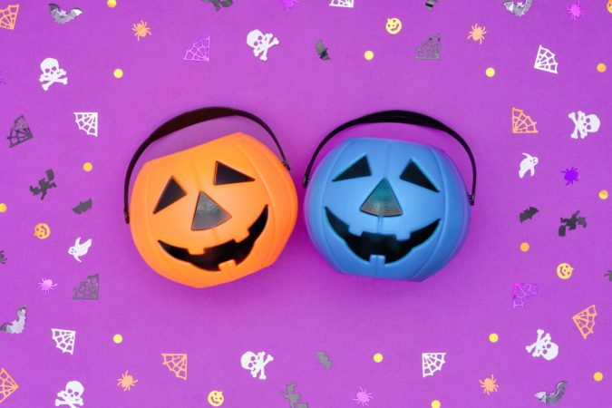 13 Frighteningly Creative Ideas for DIY Halloween Yard Decorations