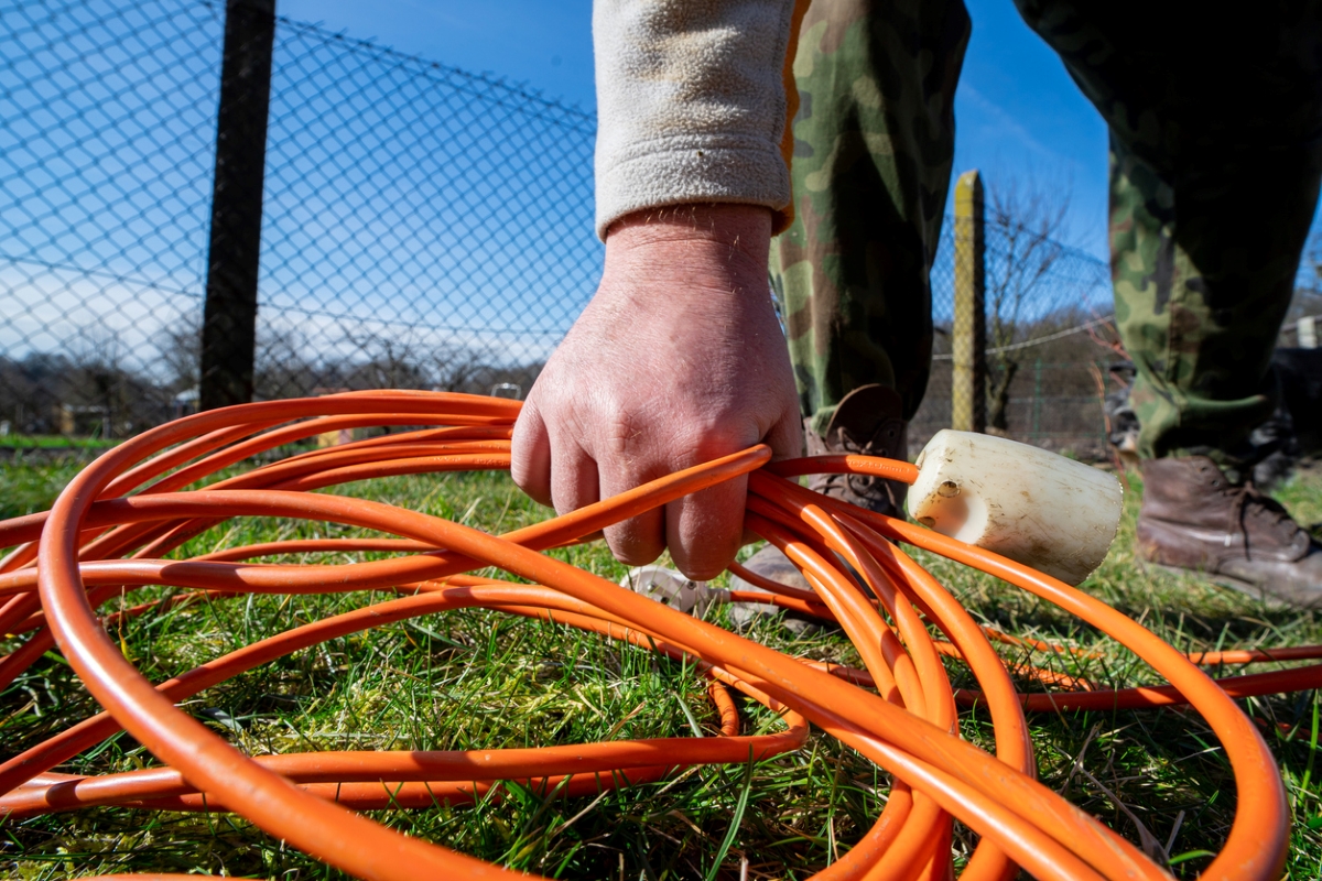 How to Roll Up an Extension Cord: 4 Tangle-Free Methods - Bob Vila
