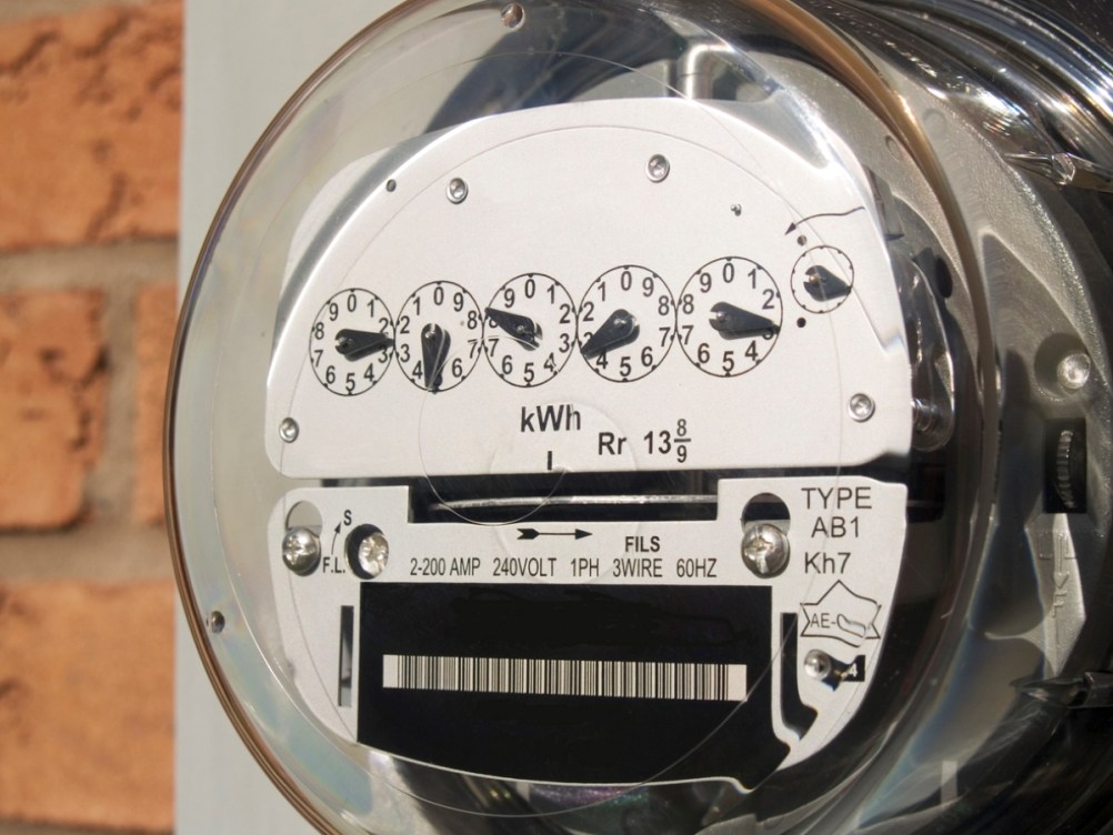 How to Read an Electric Meter to Monitor Your Home's Usage - Bob Vila