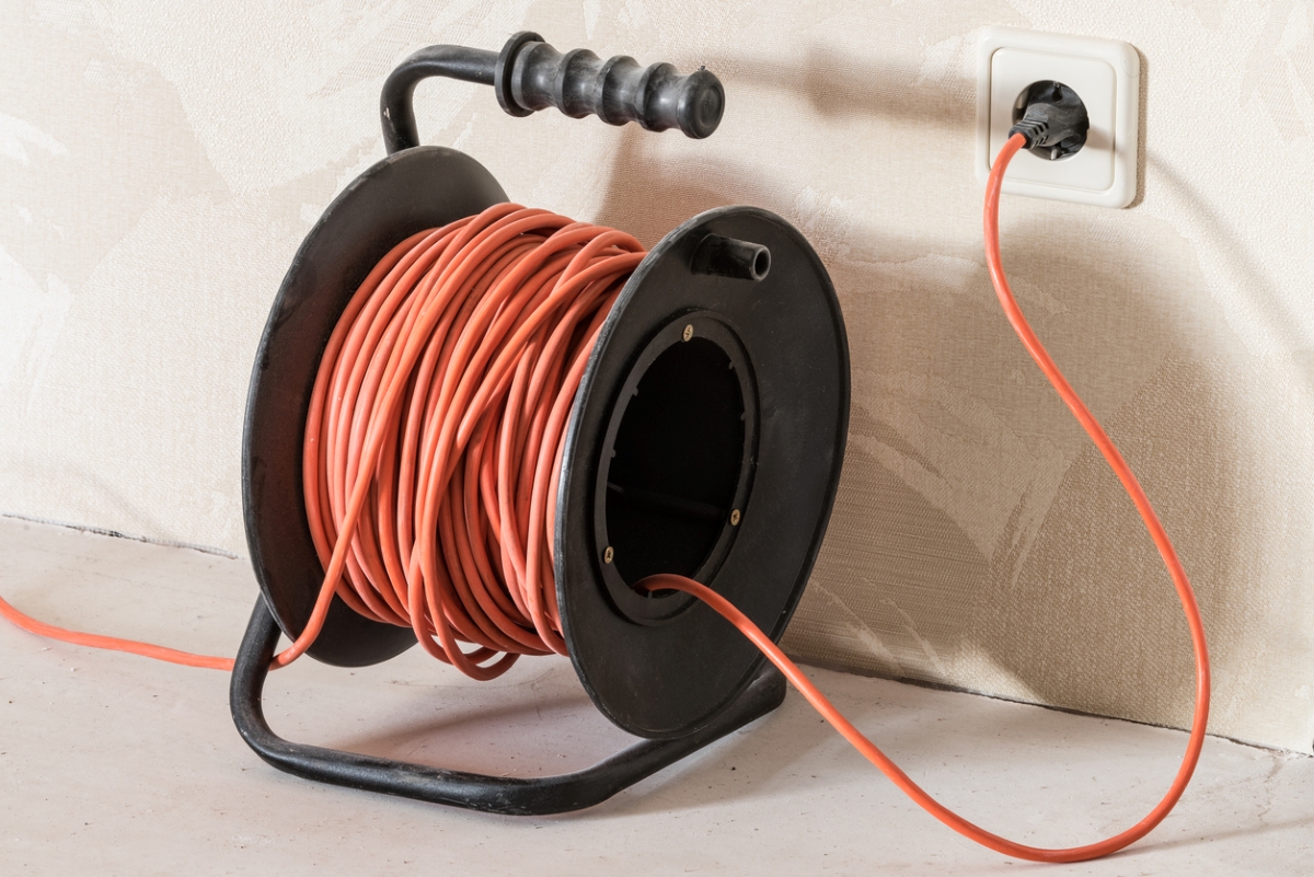 how to roll up an extension cord x - cord reel