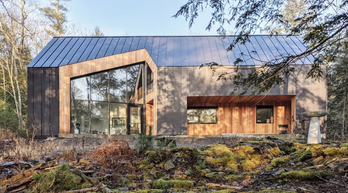 passive house design - exterior home in the woods