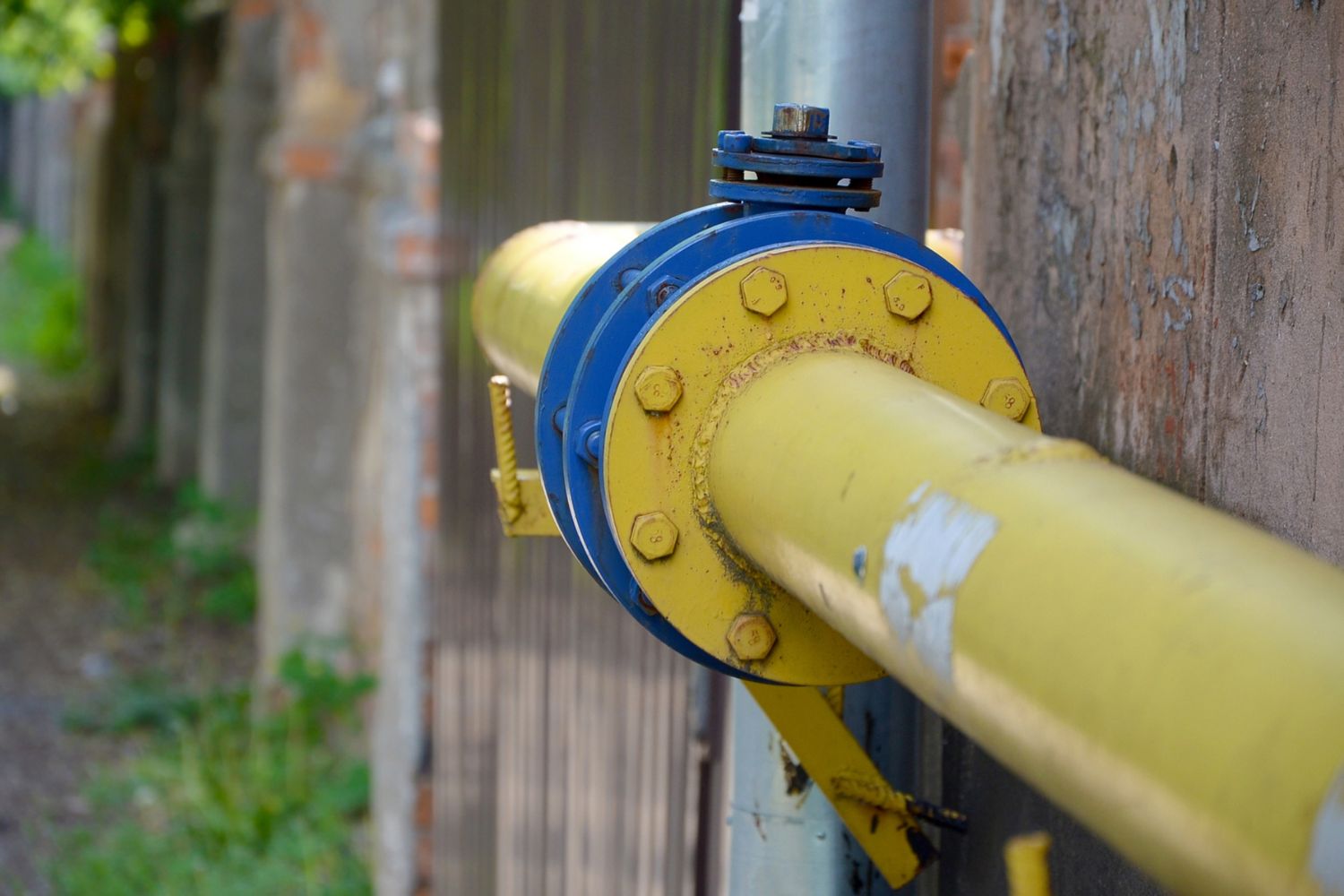 Solved! Who Installs Gas Lines for Stoves? Bob Vila