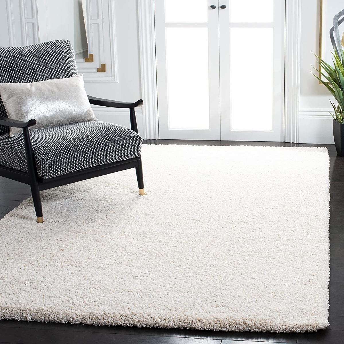 types of rugs - white rug